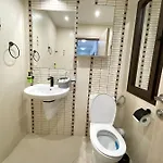 Two Bedroom In Gl Apartment *